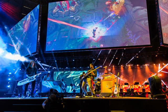 致敬时间里前行的你,魔域口袋版十周年大师怀表联动